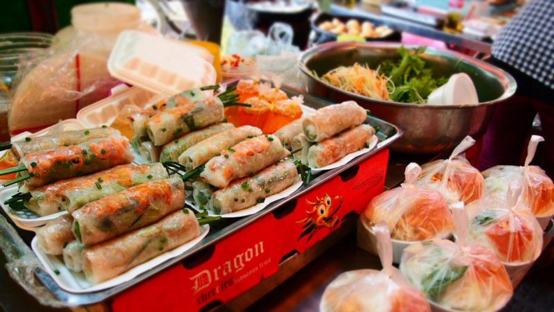 A Beginner's Guide to Asian Food Etiquette & Dining Customs