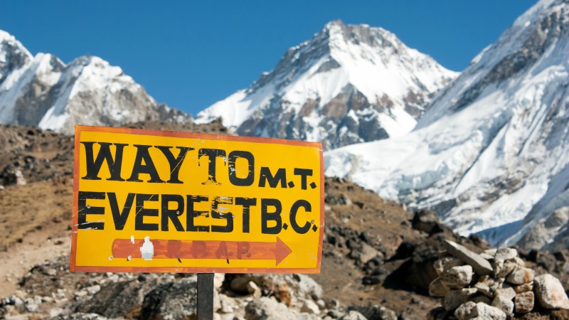 Sign along the trail to Everest
