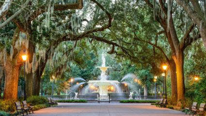 What to see on a walking tour of Savannah, USA
