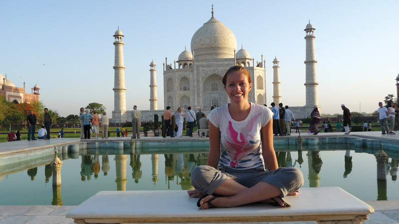 Taking an iconic photo at the Taj Mahal, India