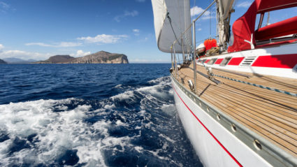 sailing yacht holidays