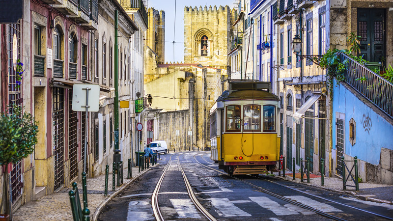 Portugal one week guide Lisbon tram