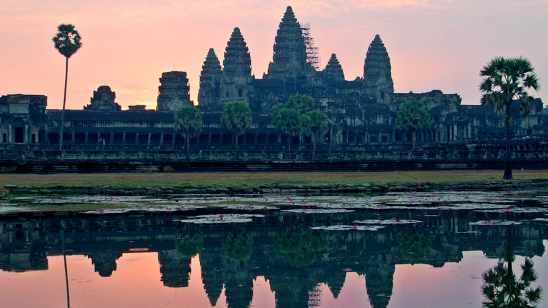 Angkor War guide Cambodia sunrise