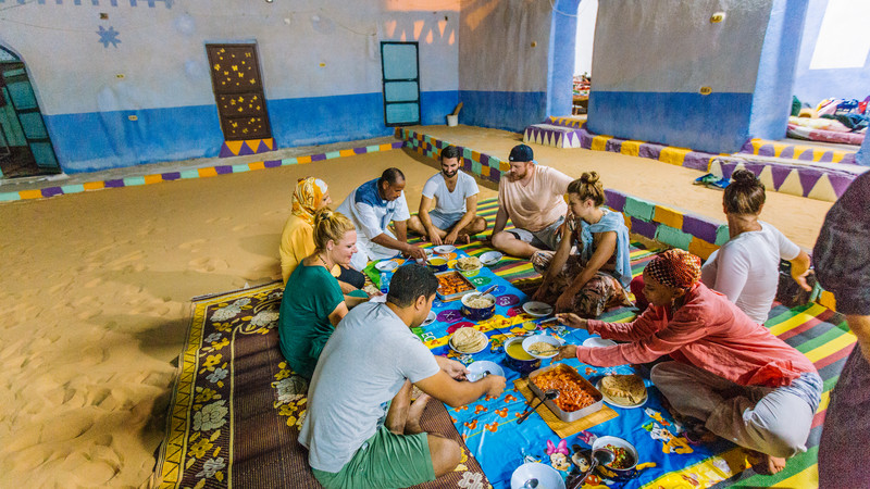 Travellers cooking at the Nubian homestay