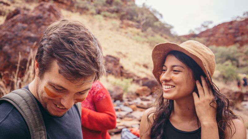 Two smiling travellers in Australia