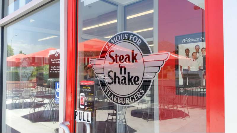 Steak 'n' Shake fast food restaurant 