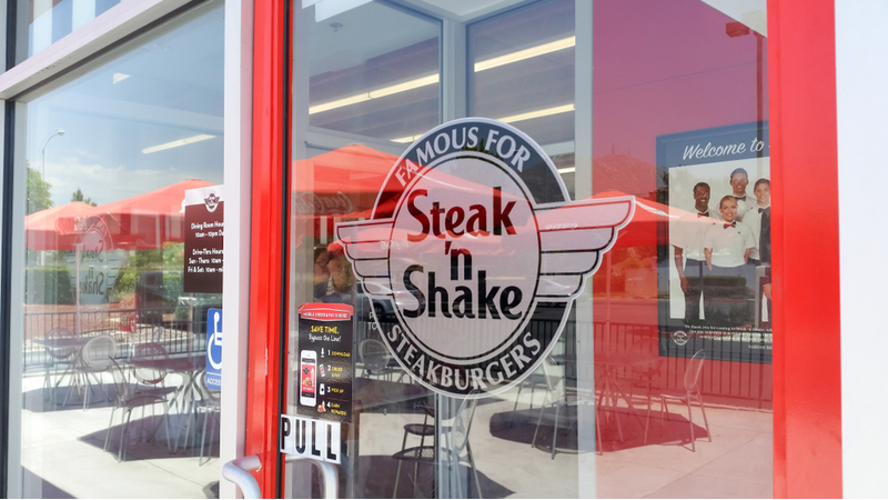 Steak 'n' Shake fast food restaurant