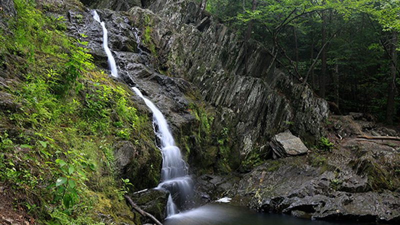 The beautiful waterfall at Cascade Falls in Saco, Maine.