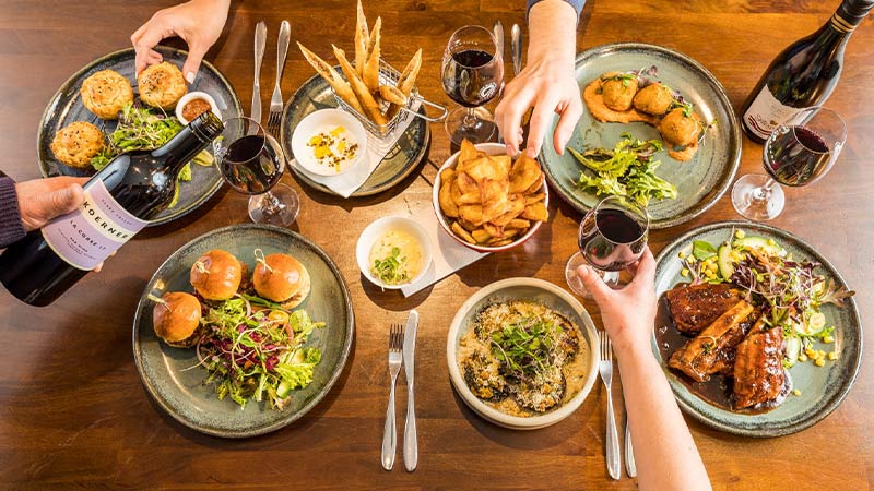 Watervale Hotel dining