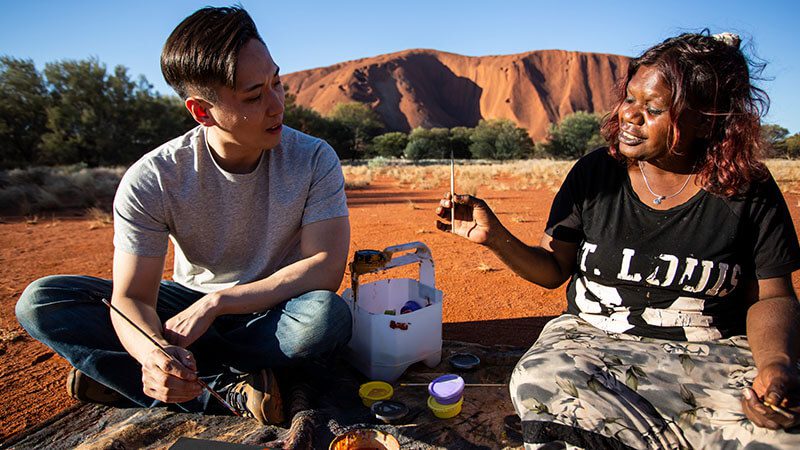 Dot painting class at Uluru