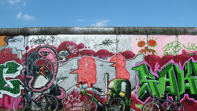 Graffiti art on the Berlin Wall 
