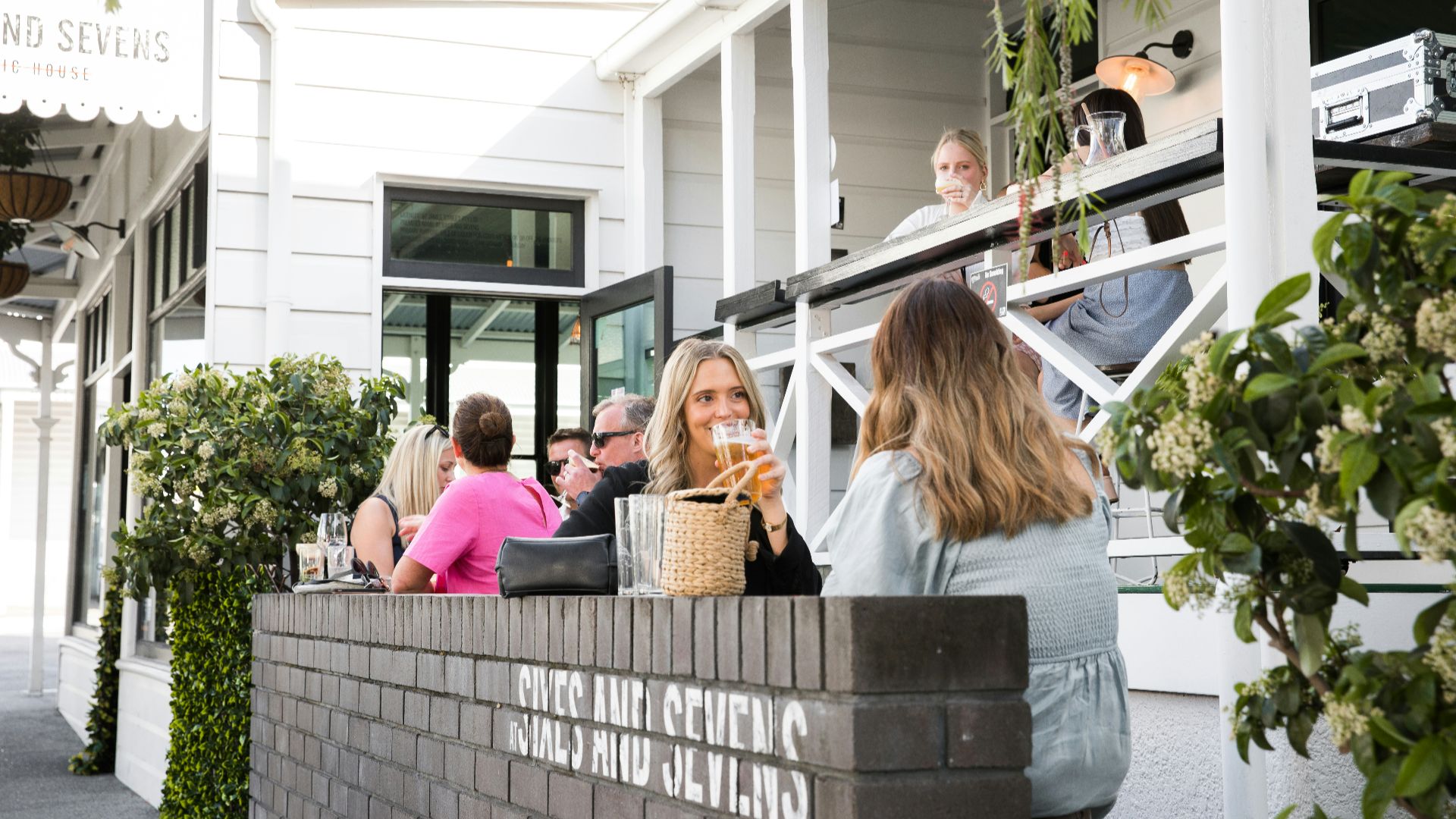 Locals enjoying brunch in Brisbane, Asutralia.