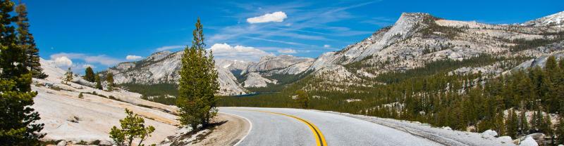 Driving along the Tioga Pass, Yosemite NP 