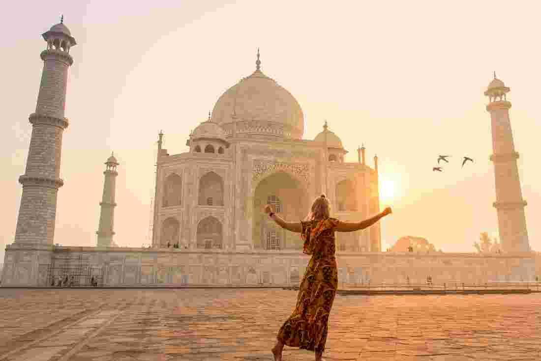 Female traveller at the Taj Mahal