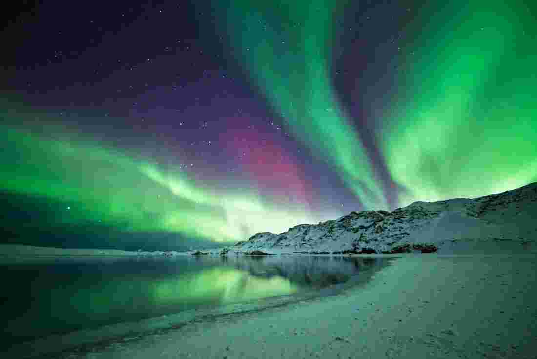 Aurora Borealis undulates over Kleifarvatn, Reykjanes Penninsula