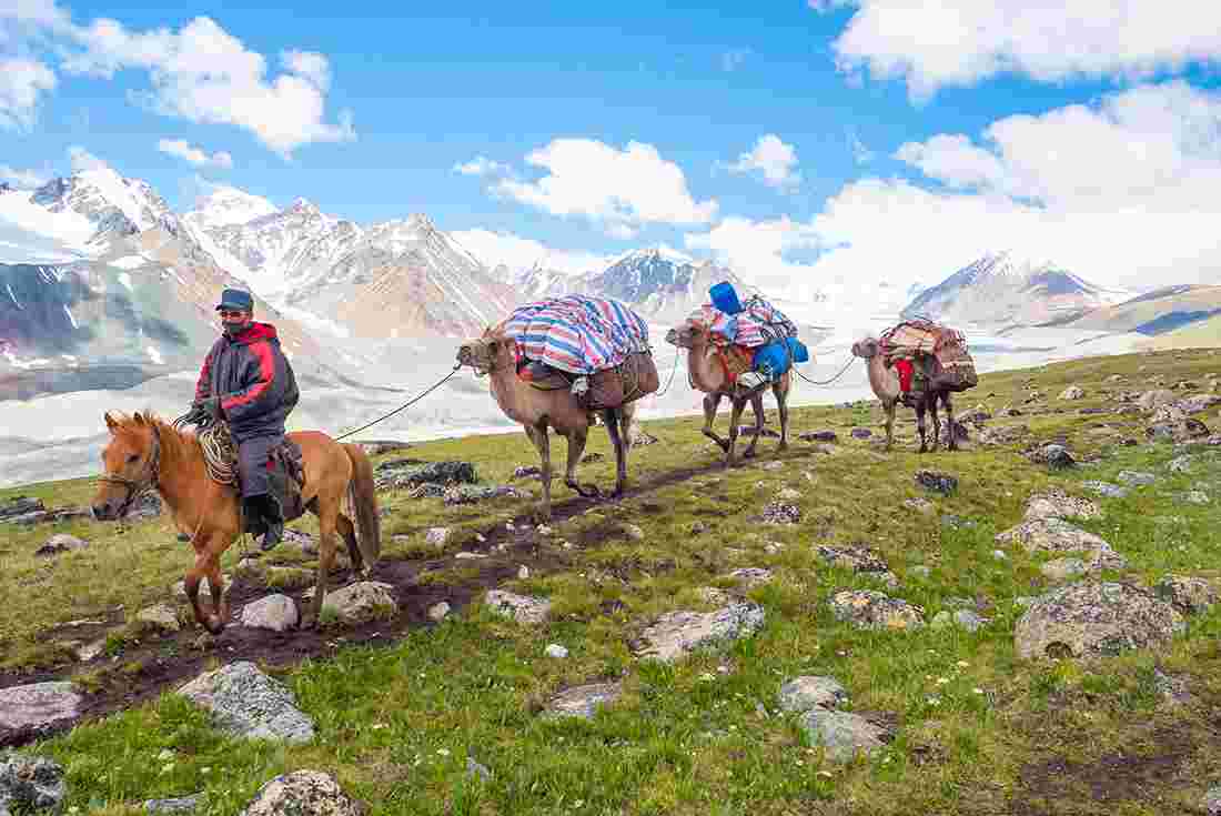 travel from mongolia to kazakhstan