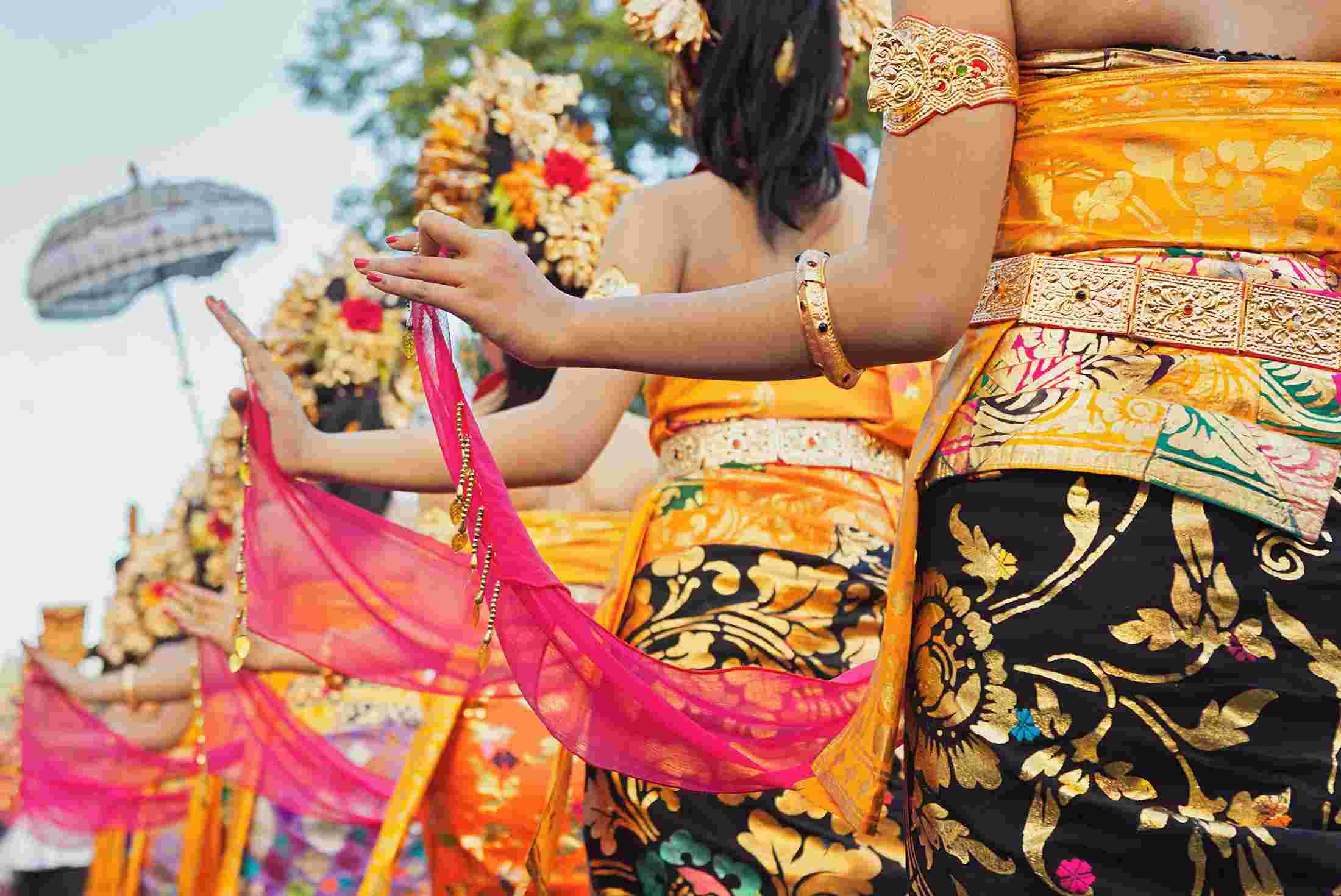 Balinese women in traditional dress