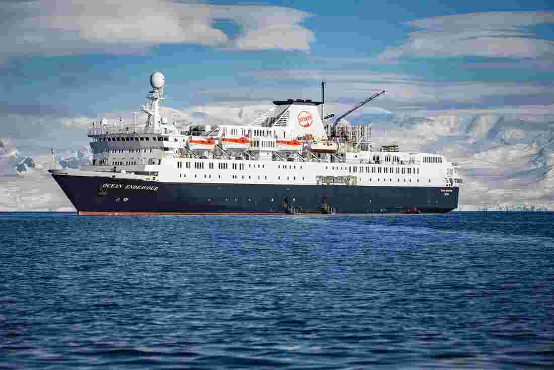 Ocean Endeavour - Arctic boat on a tour