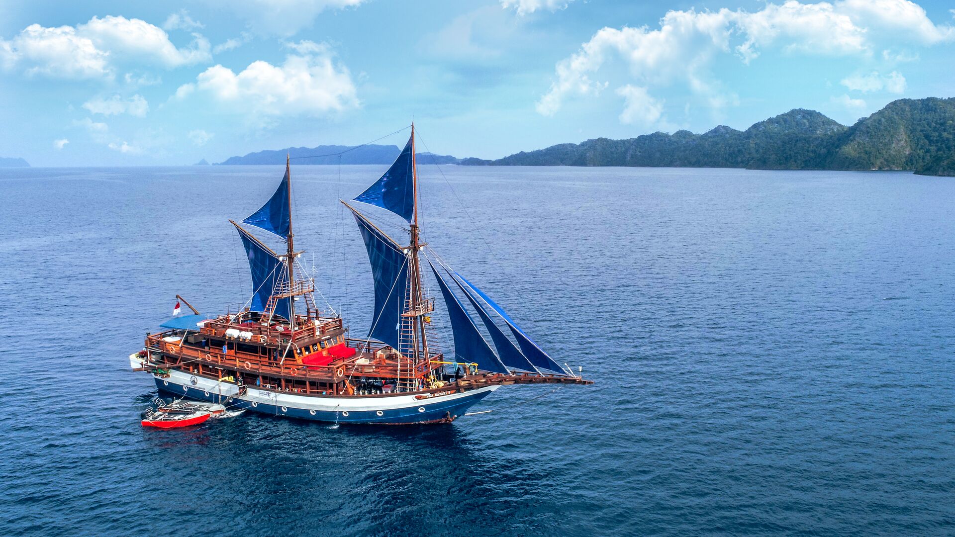 Sea Safari 8 boat sailing
