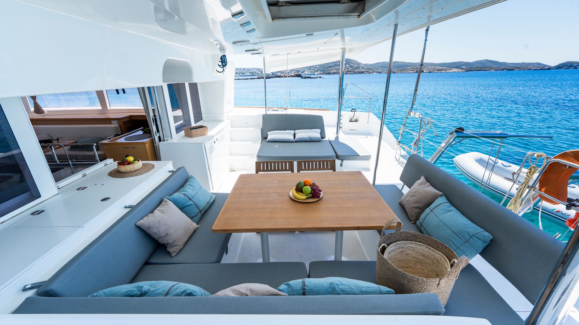 Exterior dining table of Catamaran 44