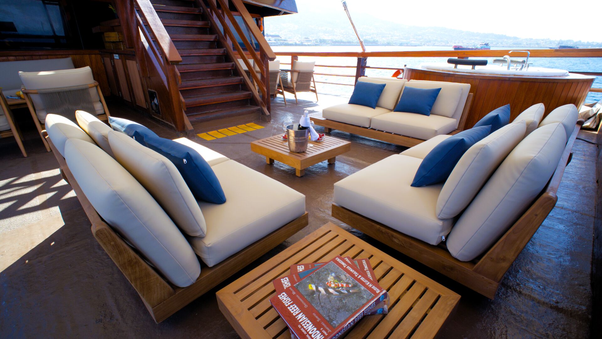 Outdoor Lounge