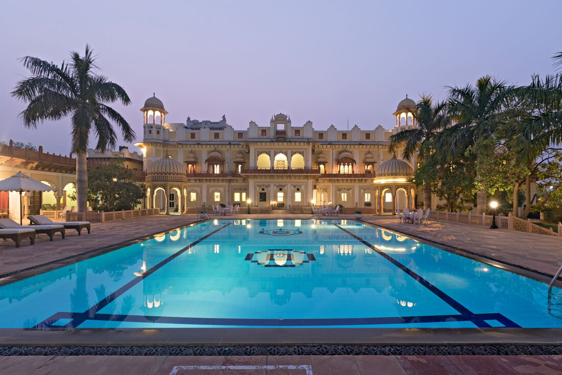 Laxmi Vilas Hotel grand pool and lounge